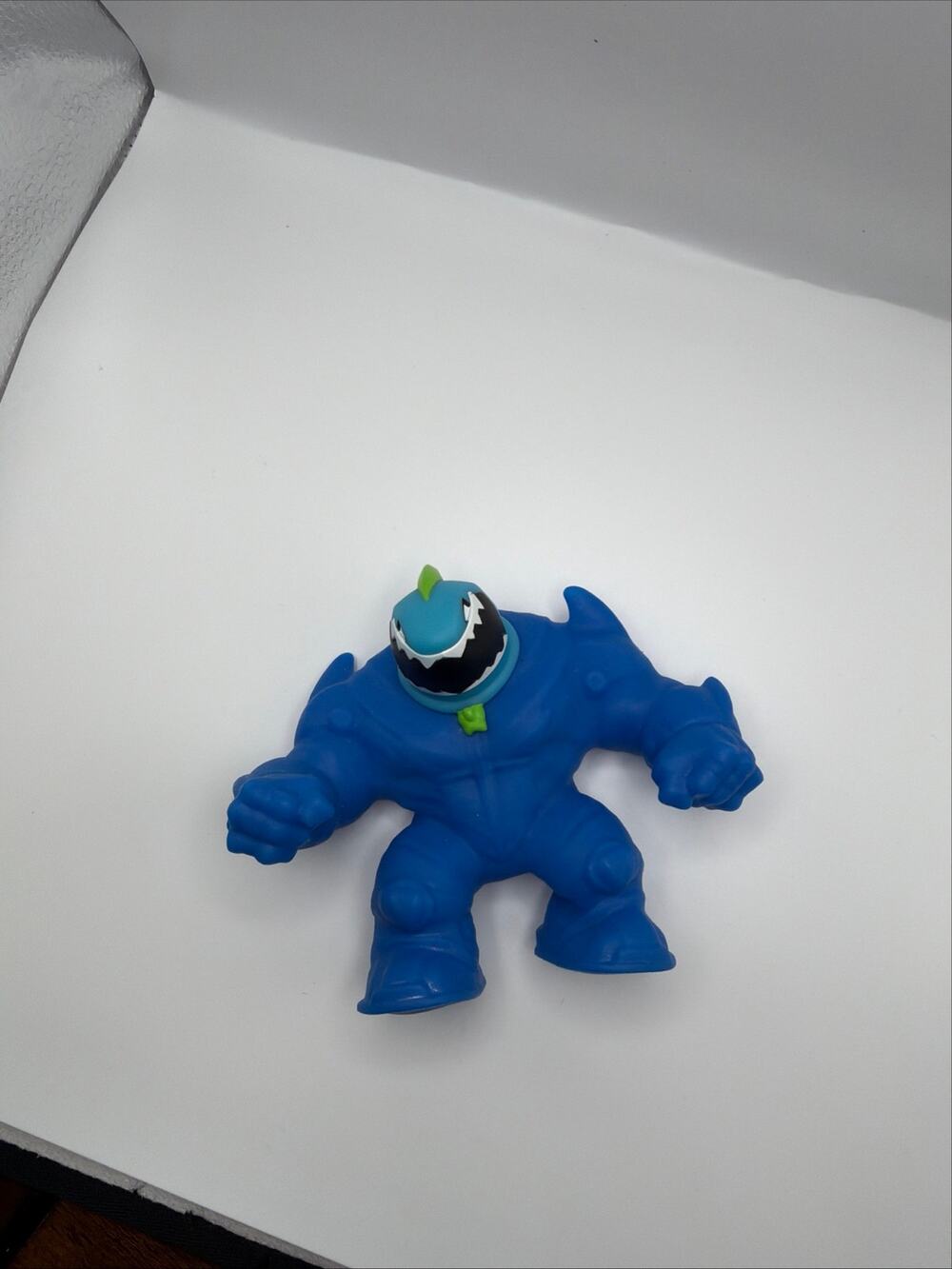 Heroes of Goo Jit Zu Stretch N Strike Race Suit Thrash Blue